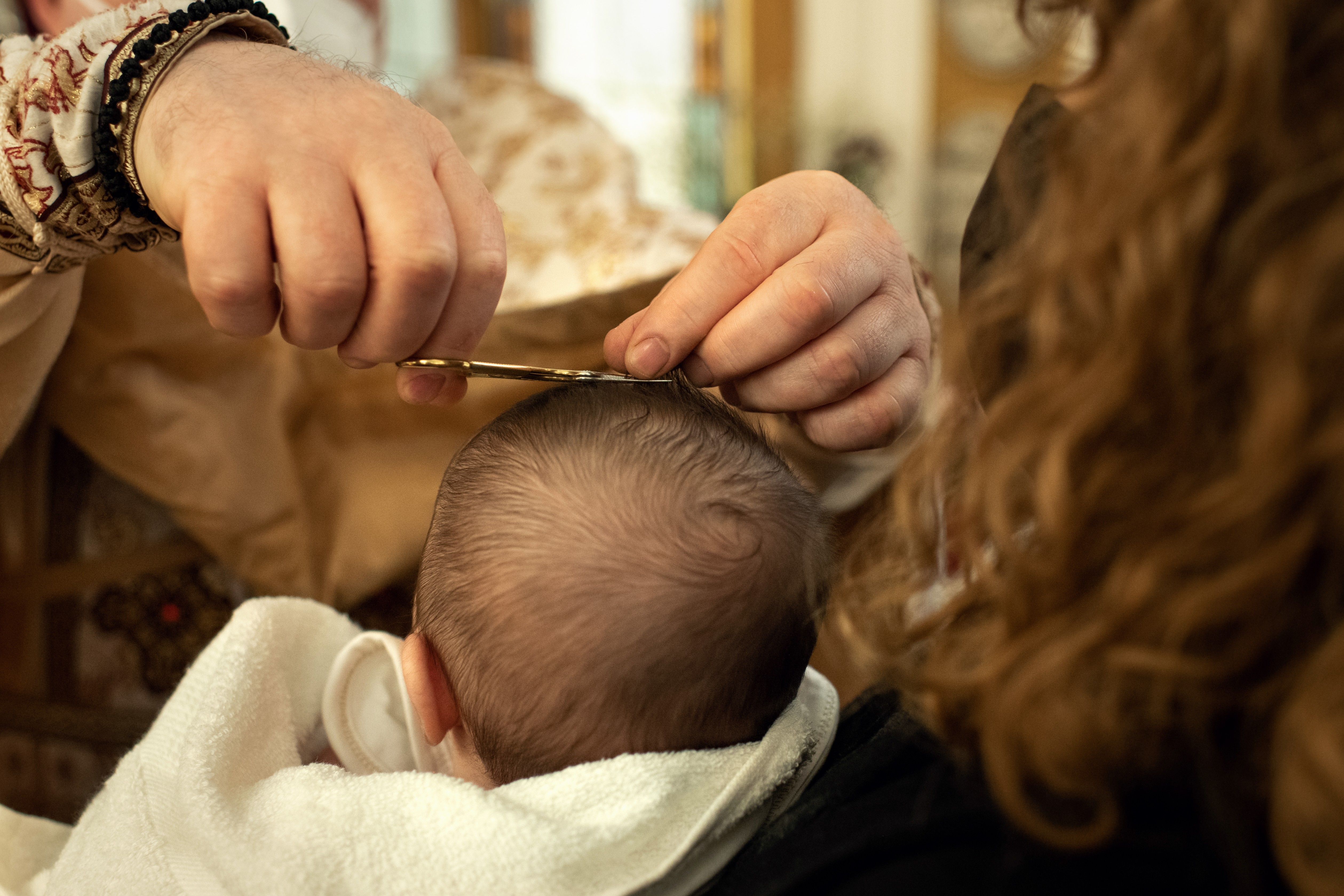 Cara Alami Melebatkan Rambut Si Kecil dengan Bahan Tradisional yang Aman